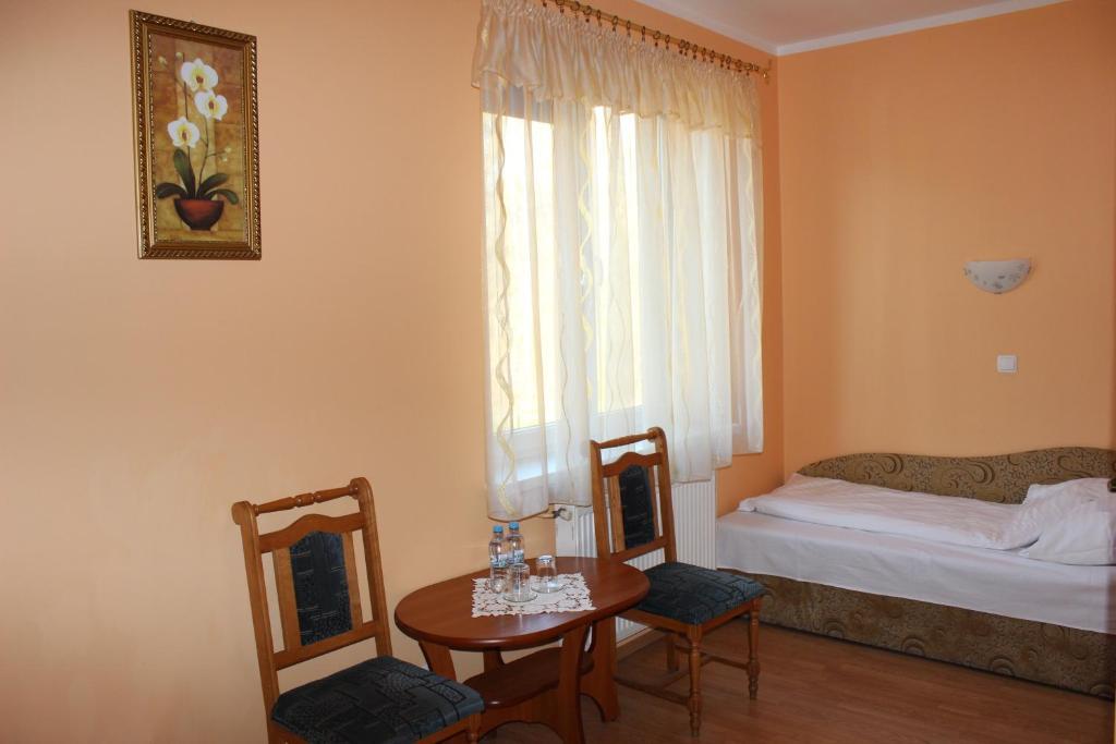 Hotel Czardasz Września Chambre photo