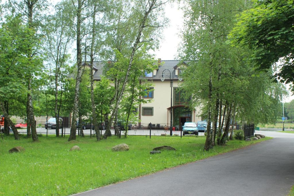 Hotel Czardasz Września Extérieur photo